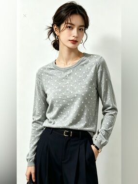 Tommy Hilfiger light grey polka dot sweater size M